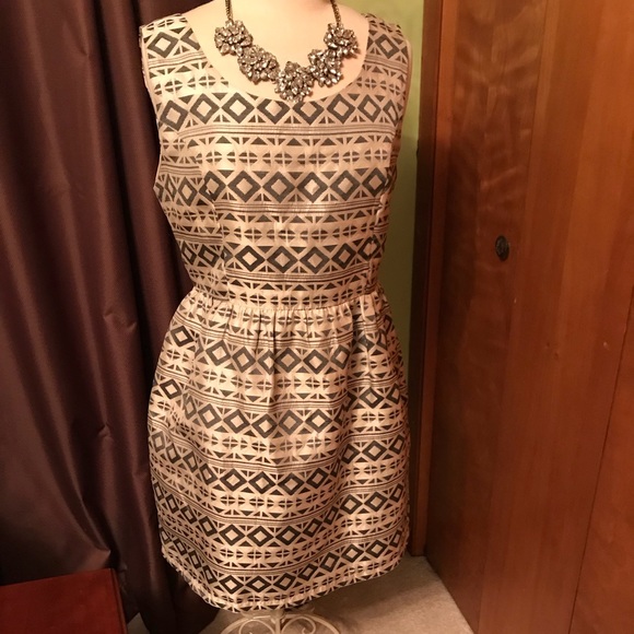 Freeway Dresses & Skirts - Geometric Lined Dress